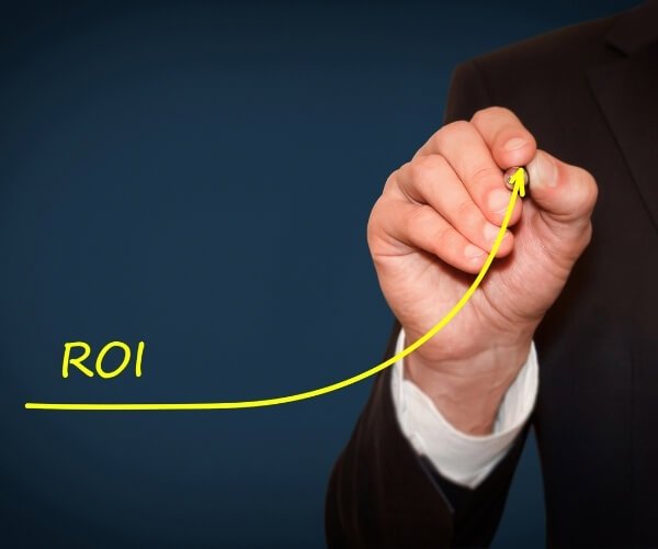 DELIVERING A SUPERIOR ROI AND MINIMIZING RISK